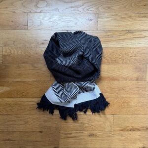 NWT Hugo Boss Tailored ‘T-Cadori’ ombre herringbone men’s scarf (O/S)